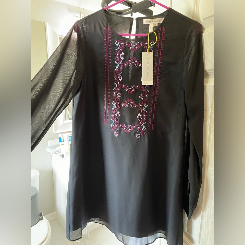 NWT BCBG Long Sleeve Embroidered Black Dress Size Small S